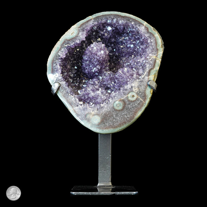 AMETHYST AND GREEN AGATE GEODE WITH HORIZONTAL FORMATION